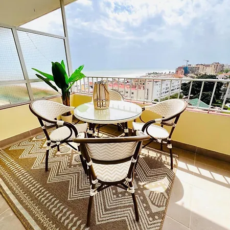 New Carihuela Park Luxury Close To 托雷莫利诺斯